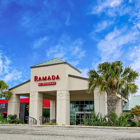 Ramada By Wyndham Del Rio Hotel Kültér fotó