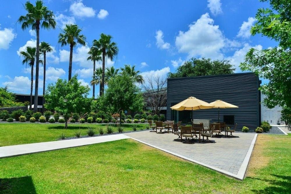 Ramada By Wyndham Del Rio Hotel Kültér fotó