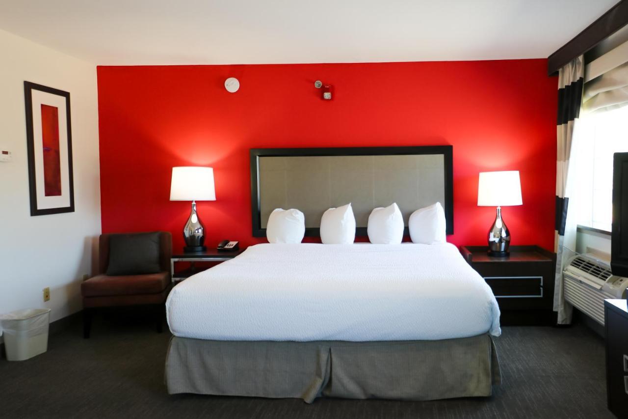 Ramada By Wyndham Del Rio Hotel Kültér fotó