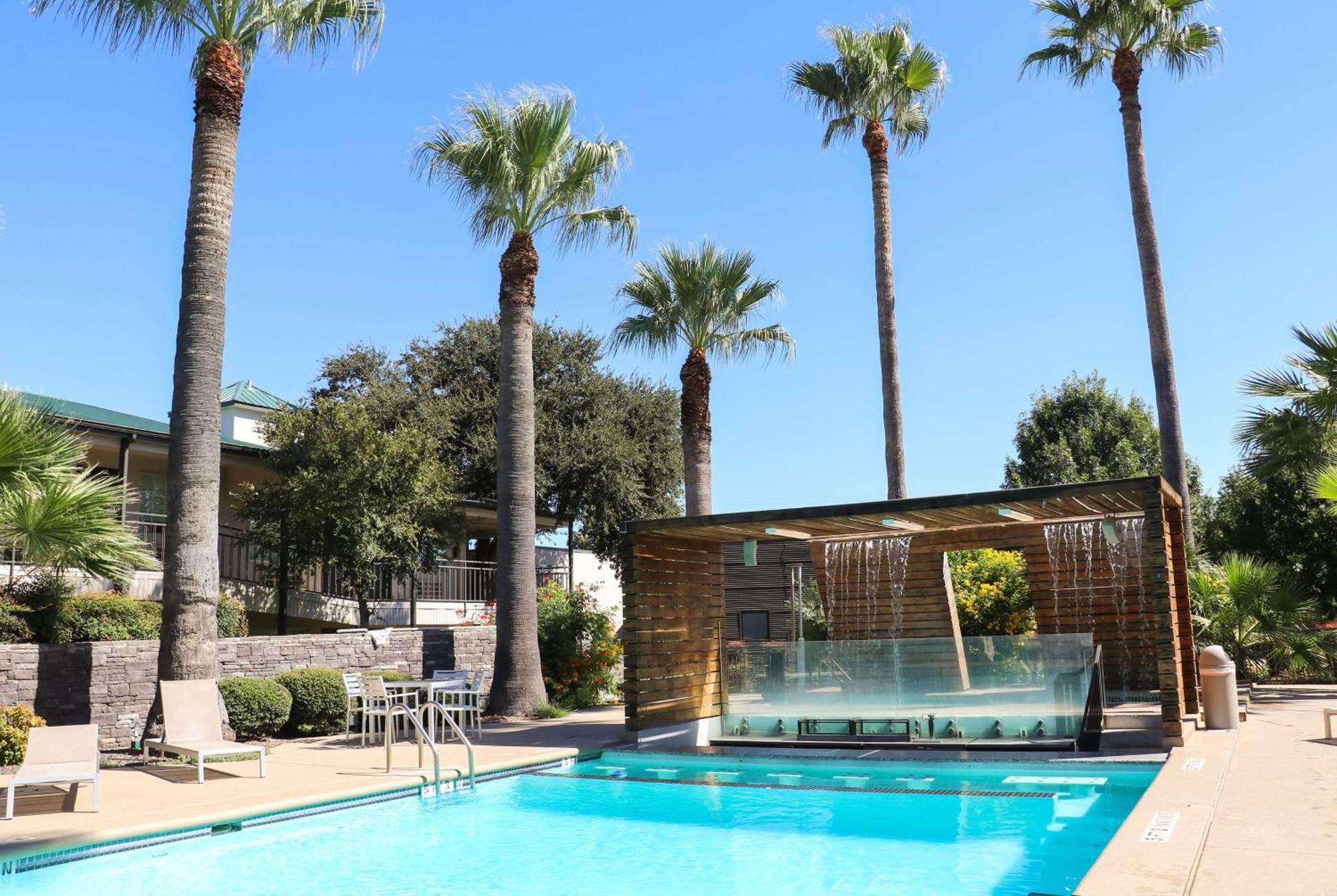 Ramada By Wyndham Del Rio Hotel Kültér fotó