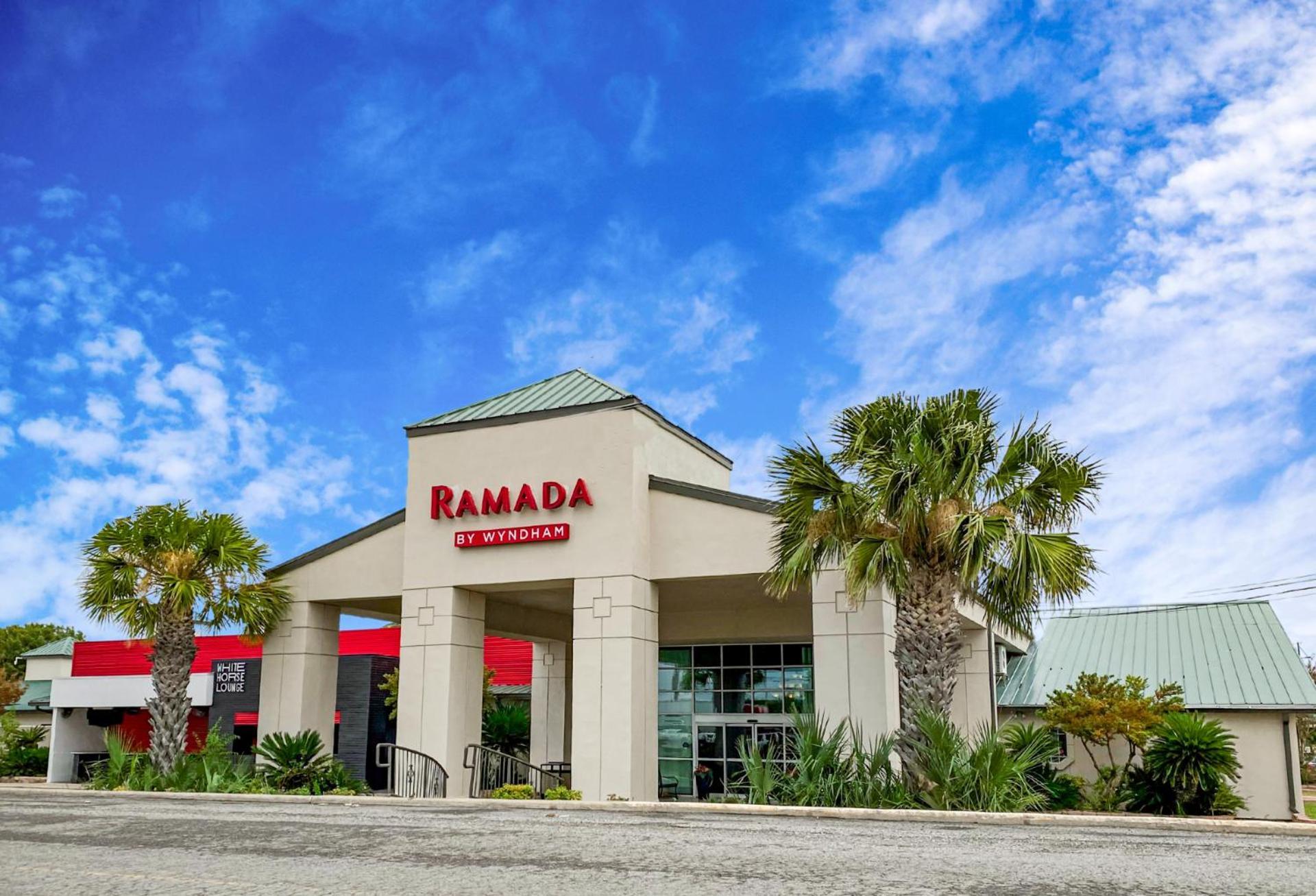 Ramada By Wyndham Del Rio Hotel Kültér fotó