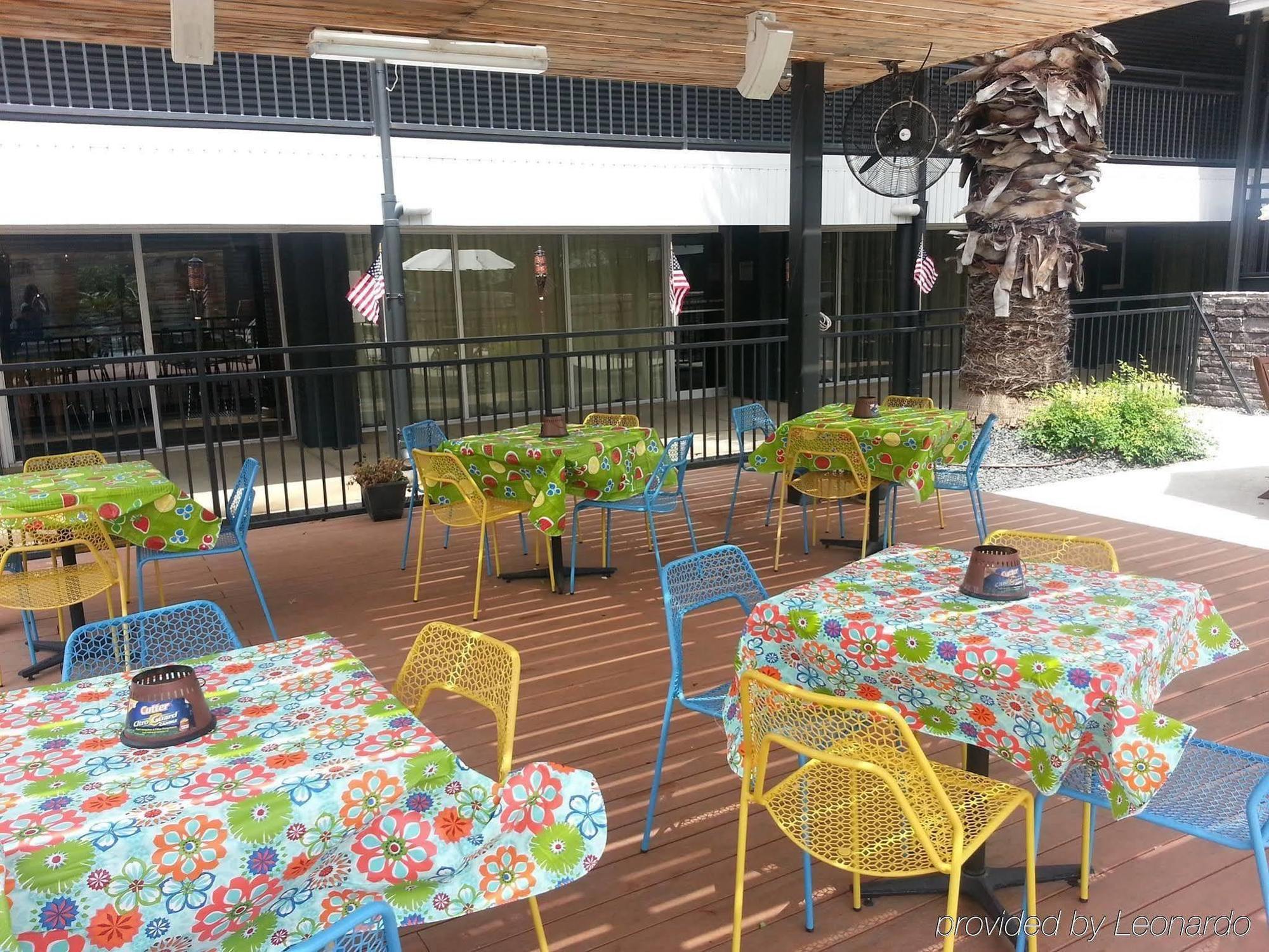 Ramada By Wyndham Del Rio Hotel Kültér fotó